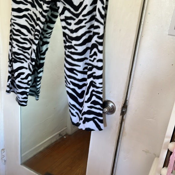 Soft flannel type of relaxing sweats or pj bottom. - Picture 4 of 4